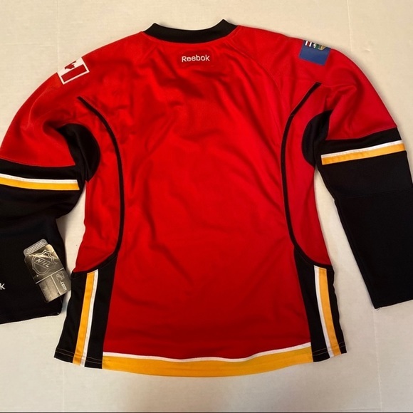 CALGARY FLAMES Jersey Reebok Medium NWT New with tags - Picture 4 of 16